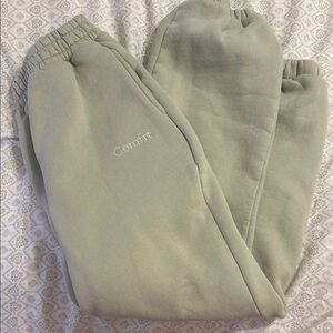 Comfrt Women's Sage Green Joggers
